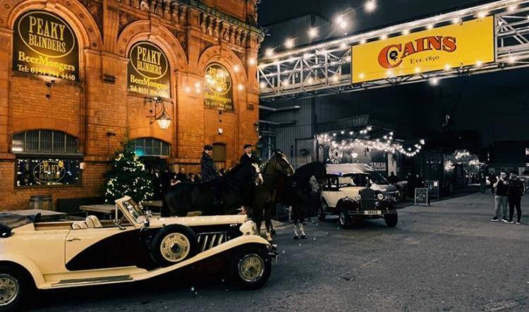 The Wooden Lodge No 1 At The Baltic Cains Brewery Liverpool Bagian luar foto